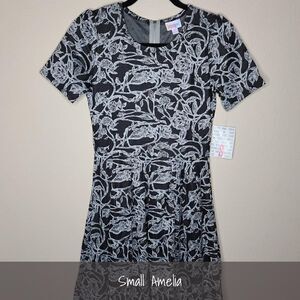 LuLaRoe Amelia Small Black Floral NEW